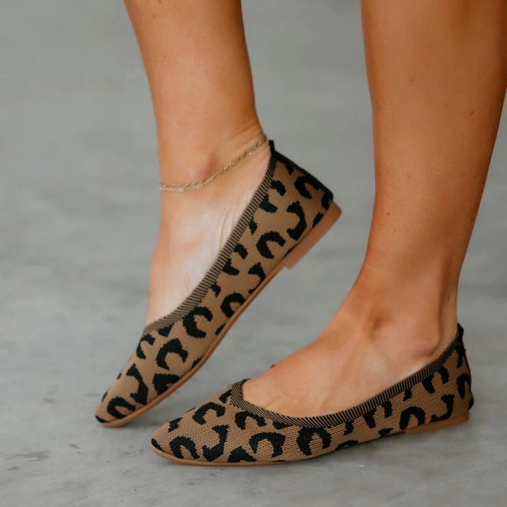 Leopard Print Flats Size 10 Khaki Black Slip On Pointed Toe Lightweight NEW - Picture 1 of 8